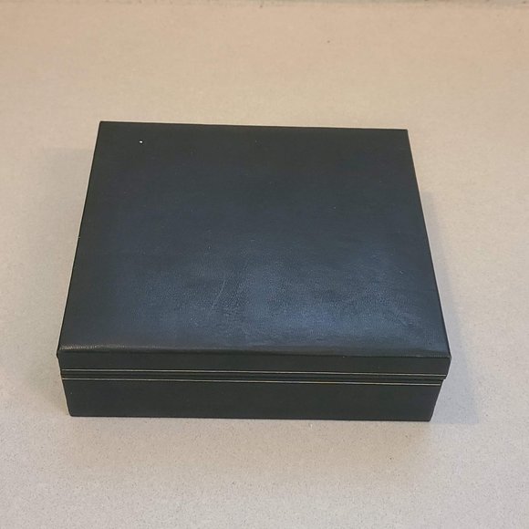 NWT Sparkly Silver & Gold Colored Necklace/ Earring Set. - Picture 8 of 14